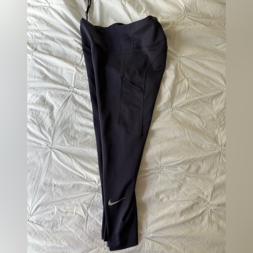 Nike Epic Luxe Mid-Rise Crop Leggings